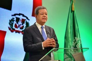 Leonel propone diálogo nacional por los aranceles de Estados Unidos
