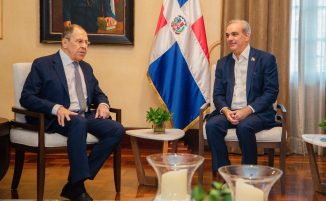 Abinader se reúne con canciller ruso, tratan relaciones ambos países