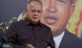 VENEZUELA: Suspende vuelos con Colombia tras denunciar plan
