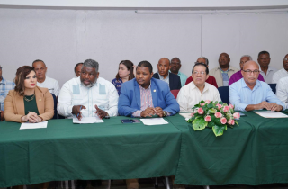 FP acusa alcalde Francisco Peña administrar sin transparencia