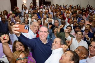 Francisco Javier llama evitar el colapso de la democracia