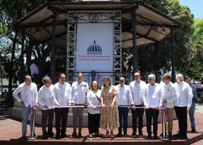 Gobierno inaugura obras en Centro Histórico de Santiago