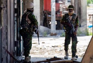 Kenianos Haití: “Bandas tienen mejores armas que nosotros”