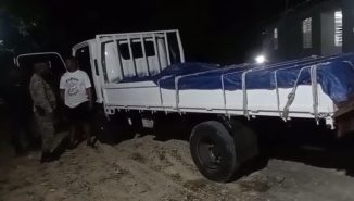 Detienen camionero transportaba indocumentados
