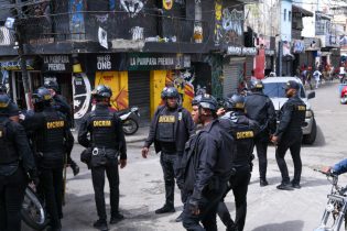 Policía dominicana desmantela puntos de drogas en Capotillo