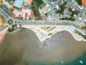 El presidente Abinader y el ministro Collado inauguran la reconstrucción del Malecón de Samaná