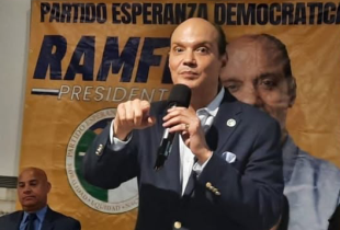 El partido del nieto de Trujillo entrega plan ante crisis de Haití