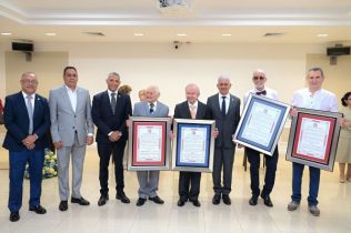 Senado dominicano reconoce a personalidades del arte en RD 