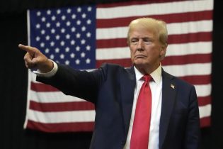 EEUU: Trump tilda de «terrible tragedia» ataque en Colorado