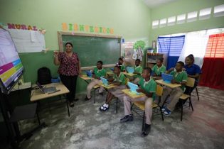 Analfabetismo baja en RD; pero persisten brechas, dice estudio