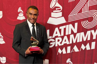 José Alberto El Canario lanza producción en su 50 aniversario