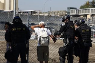 EEUU: Trump insiste en redoblar redadas en ciudades «santuario»