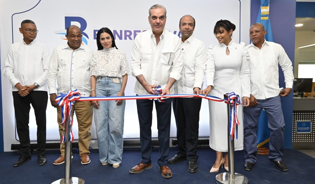 Banreservas inaugura una oficina en la Bahía de Manzanillo