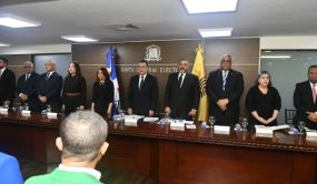 Graduados en Administración Electoral miembros de partidos