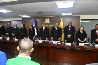 Graduados en Administración Electoral miembros de partidos