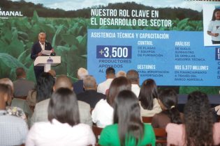 Abinader destaca tabaco de RD supera los US$1,340 millones en exportaciones