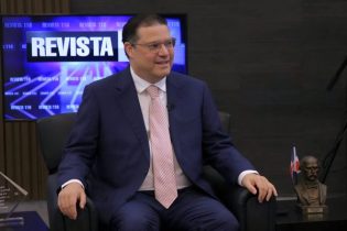 Lovatón dice no es momento de política sino seguir trabajando