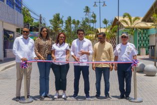 Ministro Collado inaugura la reparación de la calle Francisco Caamaño Deñó en Las Terrenas