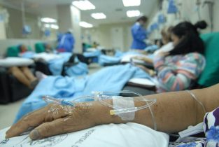 Aguardan por fármacos de alto costo en Santiago