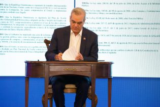 Promulgan la ley que fusiona ministerios de Economía y de Hacienda