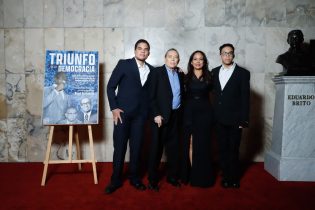 Documental de René Fortunato, «El Triunfo de la Democracia», se estrena en premier en el Teatro Nacional