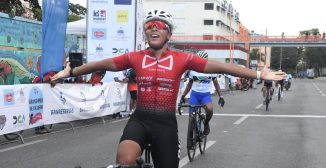 Flor Espiritusanto es campeona nacional ciclismo femenino