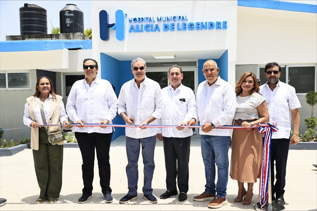 Presidente RD inaugura obras sociales en la provincia Duarte