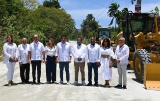 Inician reconstrucción vía de acceso a playa Teco en Maimón