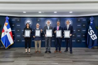 Superintendencia Bancos recibe certificación ISO Compliance