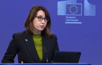 UE: considera esencial mantener la ayuda militar a Ucrania