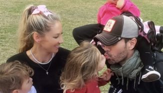 Enrique Iglesias y Anna Kournikova esperan a su cuarto hijo