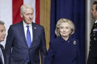 EEUU: Congreso cita a Bill y Hillary Clinton por caso Epstein