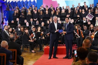 Presentan regrabación del himno nacional dominicano