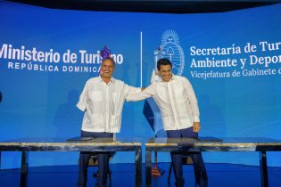 RD y Argentina firman acuerdo para fortalecer intercambio turístico 
