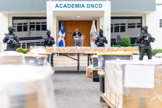 DNCD decomisa 137 kilos de cocaína líquida puerto Caucedo