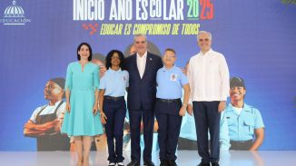 Abinader insta padres a motivar a sus hijos en nuevo año escolar