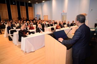 Foro Global llamada analizar desafíos económicos de región