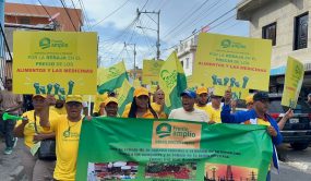 Frente Amplio protesta en SDE por alto costo canasta familiar