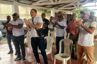 Choferes acusan a alcalde de Los Alcarrizos de apoderarse de rutas alimentadoras