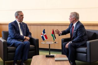 Presidente Abinader trata con el Rey de Jordania temas comunes