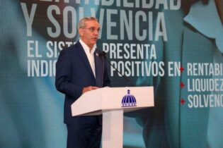 Activos de la RD superan los 4 billones de pesos, dice Abinader
