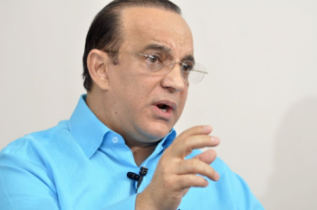 Dice endeudamiento últimos gobiernos lleva RD a hipoteca