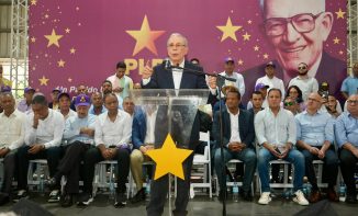 Danilo califica de «insostenible» la deuda pública