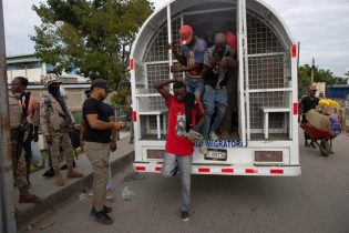 Migración RD detiene a 1,647 haitianos y deporta otros 979