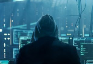 Imponen 10 años de prisión a dos hombres por fraude digital