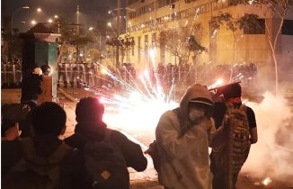 PERU: Un muerto, cien heridos en protestas contra el Gobierno