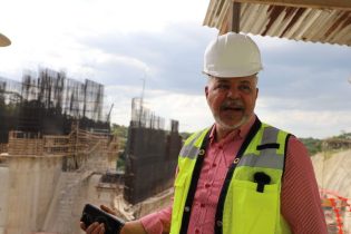 Rafael Salazar supervisa construcción presa Boca de los Ríos
