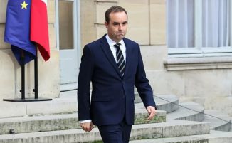 FRANCIA: Dimite primer ministro después de formar Gobierno