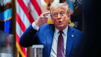 EEUU: Trump promete pagar salarios pese cierre de gobierno