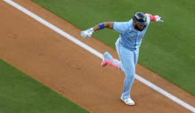 Vladimir Guerrero Jr. empata marca jonrones de Nelson Cruz